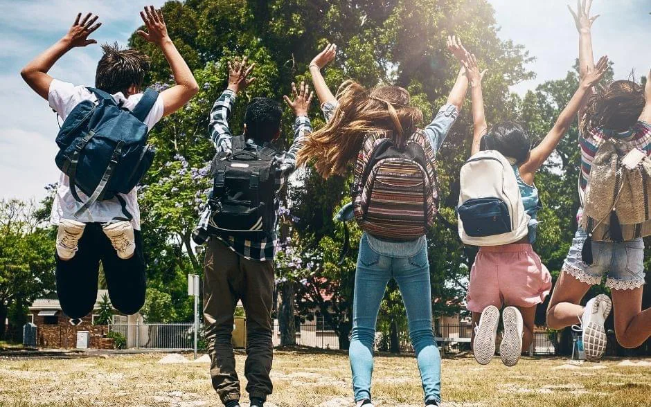 Becas de enriquecimiento juvenil